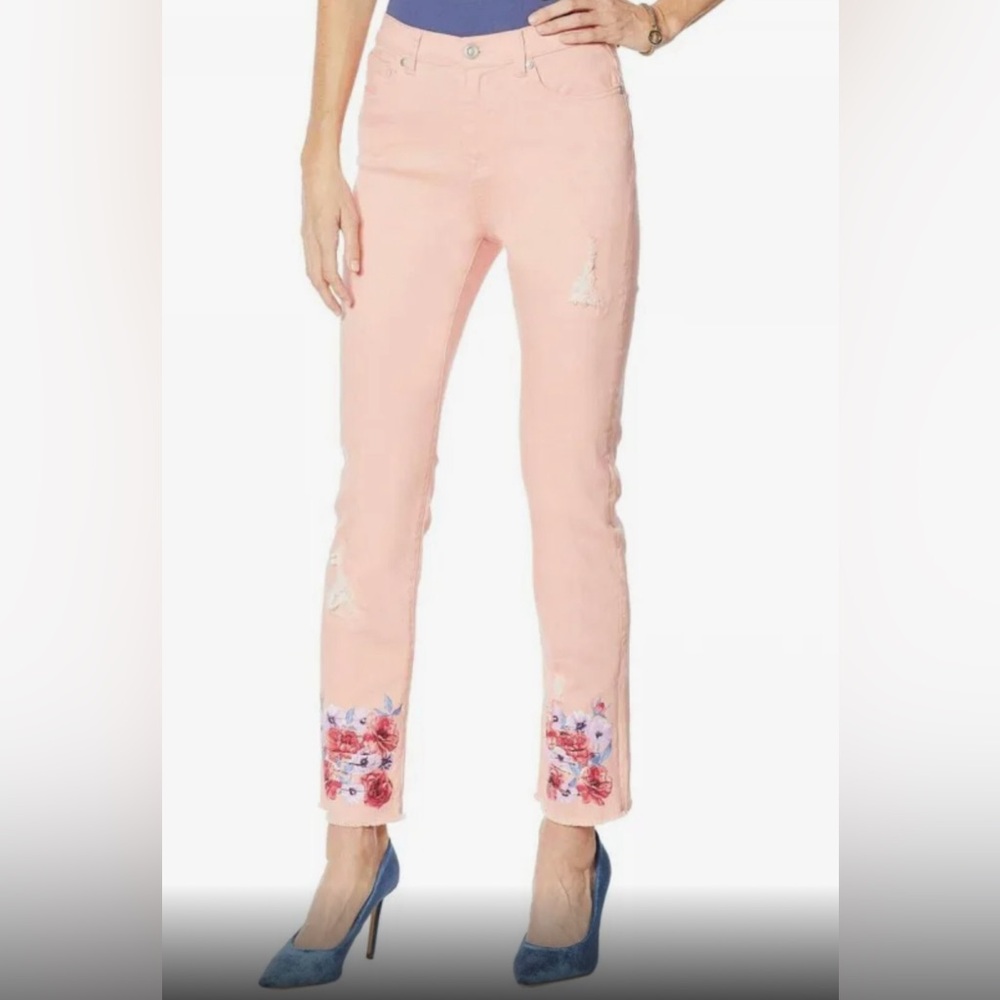 Any 3DG2 at $24 w/$4.99 shipping DIANE GILMAN DISTRESSED FLORAL ANKLE JEANS NWTS